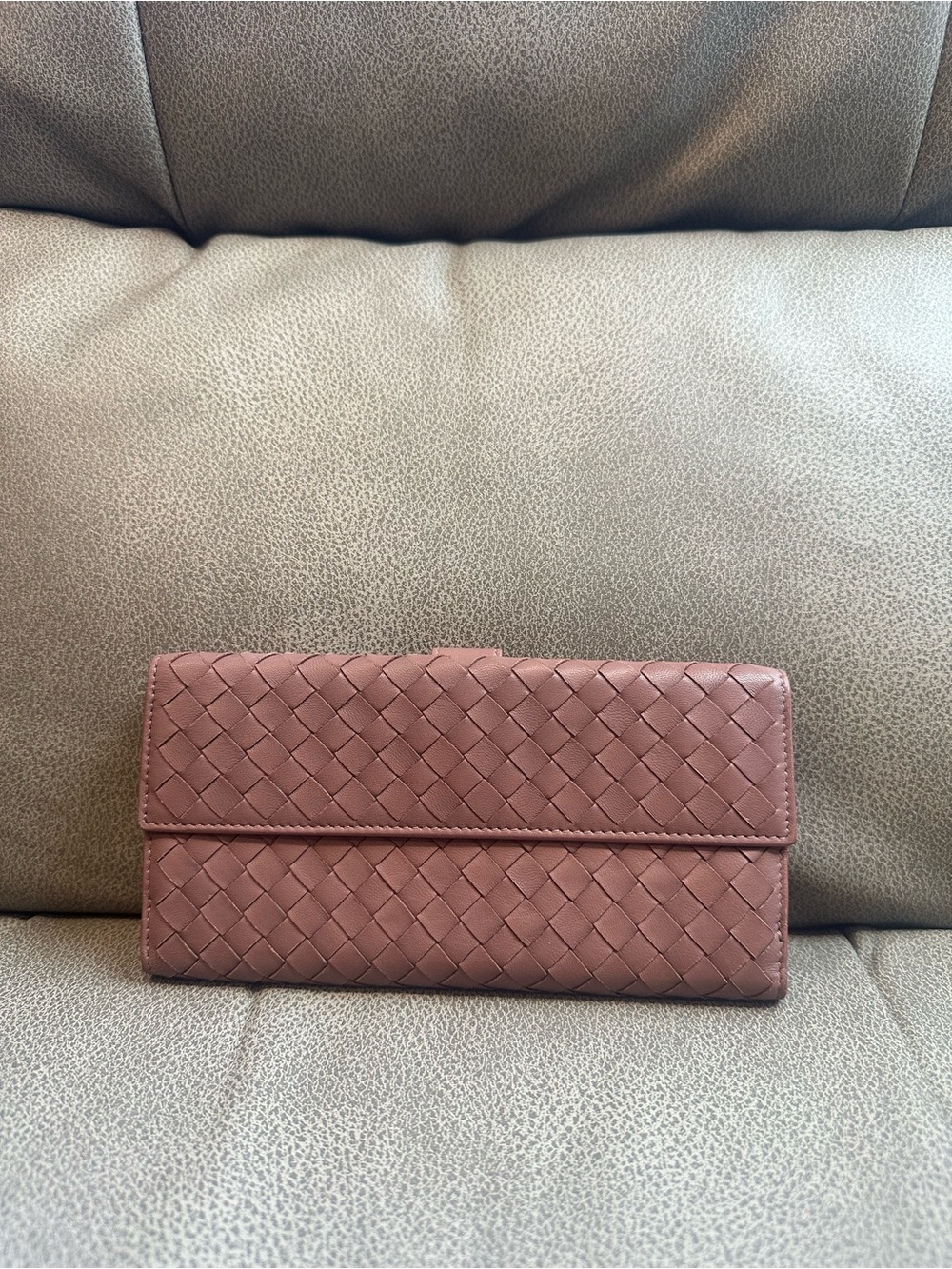 Bottega Veneta Woven Leather Clutch Wallet - Dusty Pink